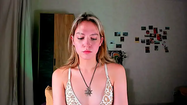 Snapshot of Niky__Jess chatting on 16, 12, 2024 Niky Jess online show from 16, 12, 2024