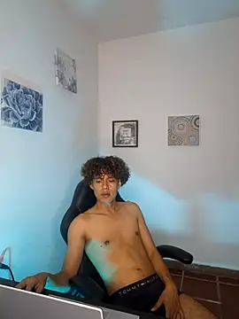 nickolas moon online show from 26, 12, 2024