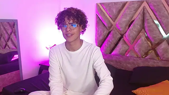 nickolas moon online show from 19, 3, 2025