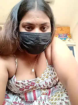 Hotmilfxox online show from 6, 1, 2025