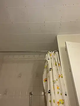 Frenchpoo online show from 1, 3, 2026