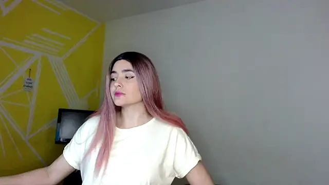 Nikolle Rouss online show from 3, 1, 2025