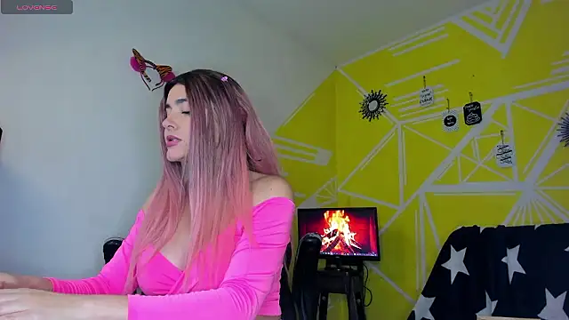 Nikolle Rouss online show from 11, 1, 2026