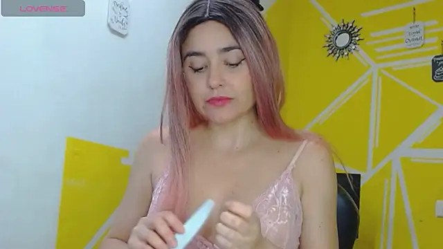 Nikolle Rouss online show from 31, 3, 2026