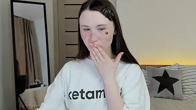 Stella Sunny online show from 4, 4, 2026