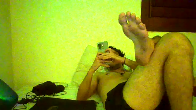couplemilk online show from 15, 4, 2026