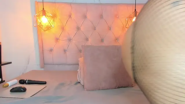 Snapshot of zamira_44 chatting on 8, 7, 2026 zamira 44 online show from 8, 7, 2026