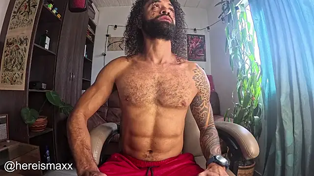 Snapshot of MaxG__ chatting on 27, 10, 2025 MaxG online show from 27, 10, 2025