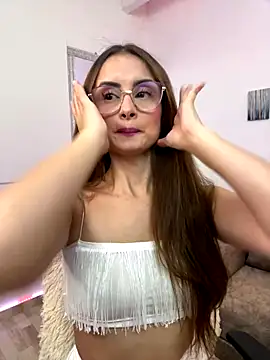 Snapshot of MiaaLoren chatting on 11, 11, 2025 MiaaLoren online show from 11, 11, 2025