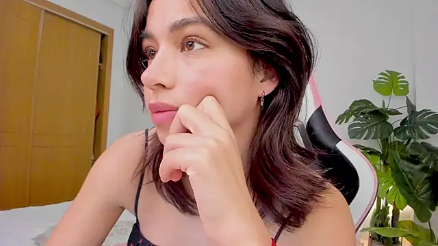 Adriennesexxx online show from 31, 1, 2025