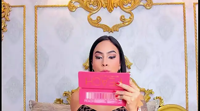 Snapshot of GiahDaniels chatting on 8, 1, 2025 GiahDaniels online show from 8, 1, 2025