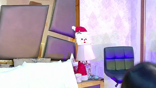 Snapshot of GiahDaniels chatting on 23, 12, 2025 GiahDaniels online show from 23, 12, 2025