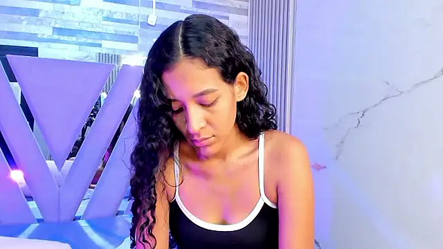 Snapshot of amberr_sweett69 chatting on 19, 3, 2026 amberr sweett69 online show from 19, 3, 2026