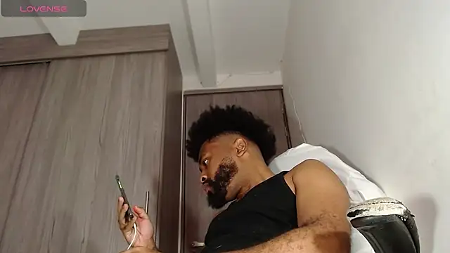 KaelMoreau online show from 17, 2, 2025