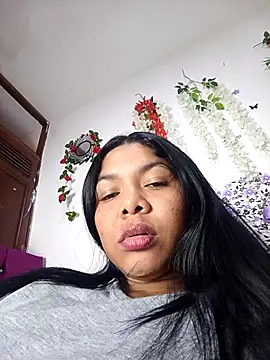 DIORA Latina online show from 11, 9, 2025