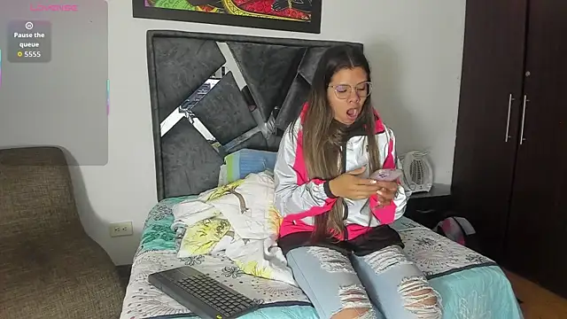 Snapshot of Vahiolet_smith chatting on 24, 10, 2025 Vahiolet smith online show from 24, 10, 2025