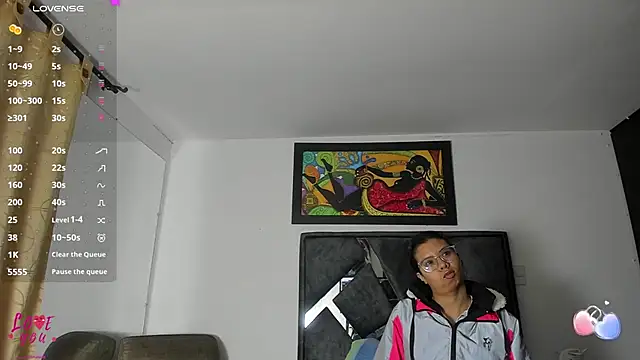 Snapshot of Vahiolet_smith chatting on 25, 10, 2025 Vahiolet smith online show from 25, 10, 2025