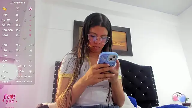 Snapshot of Vahiolet_smith chatting on 20, 11, 2025 Vahiolet smith online show from 20, 11, 2025