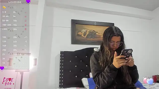 Snapshot of Vahiolet_smith chatting on 29, 11, 2025 Vahiolet smith online show from 29, 11, 2025