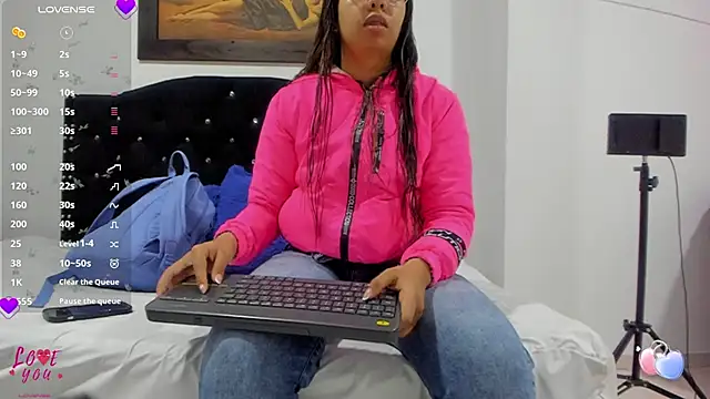 Snapshot of Vahiolet_smith chatting on 4, 12, 2025 Vahiolet smith online show from 4, 12, 2025