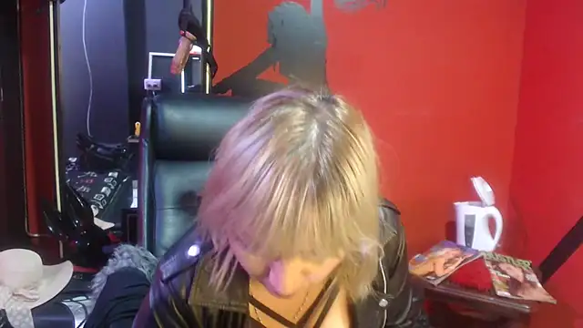 KLOE PIELL online show from 16, 10, 2025