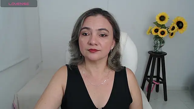 Snapshot of Ghada_milf chatting on 17, 10, 2025 Ghada milf online show from 17, 10, 2025