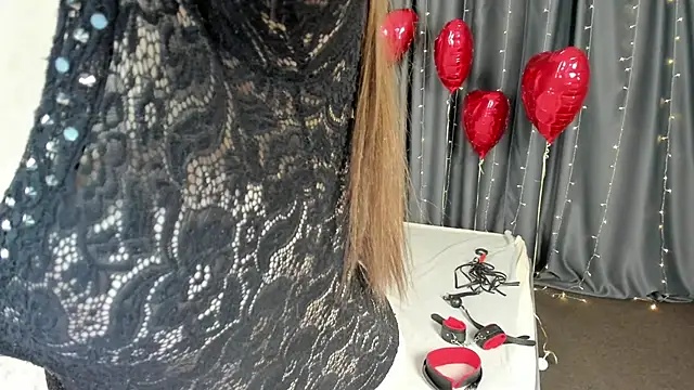 Snapshot of Miley_Brown_ chatting on 3, 2, 2025 Miley Brown online show from 3, 2, 2025