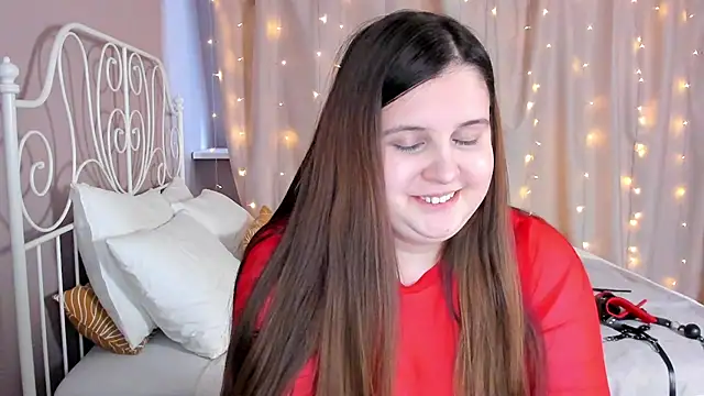 Snapshot of Miley_Brown_ chatting on 2, 3, 2025 Miley Brown online show from 2, 3, 2025