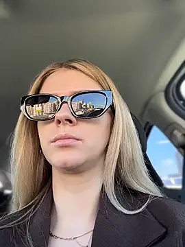 Love Bri online show from 17, 4, 2026