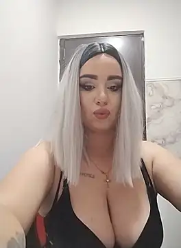 Snapshot of AdelinaJude chatting on 3, 10, 2025 AdelinaJude online show from 3, 10, 2025