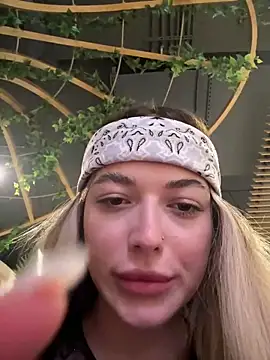 Snapshot of KylieJoyce chatting on 17, 2, 2025 KylieJoyce online show from 17, 2, 2025