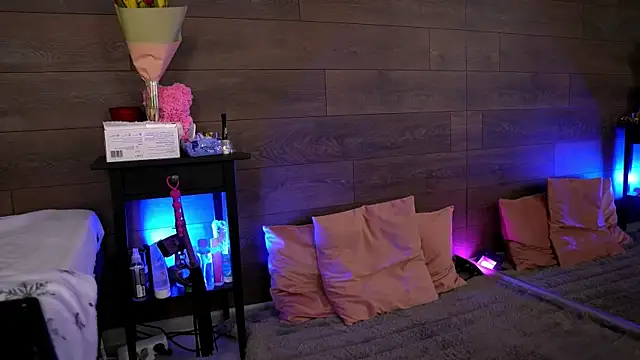 Snapshot of KylieJoyce chatting on 10, 3, 2025 KylieJoyce online show from 10, 3, 2025