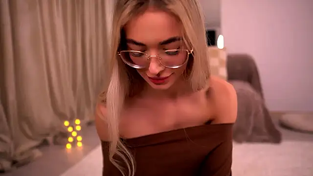 KylieJoyce online show from 11, 3, 2026