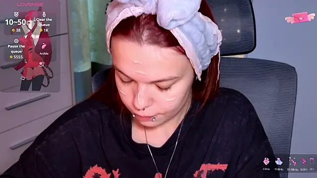 Snapshot of ValBae chatting on 3, 6, 2026 ValBae online show from 3, 6, 2026
