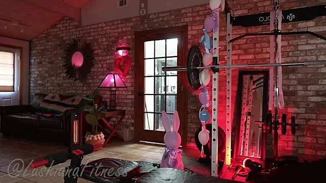 Snapshot of LushianaFitness chatting on 7, 4, 2026 LushianaFitness online show from 7, 4, 2026