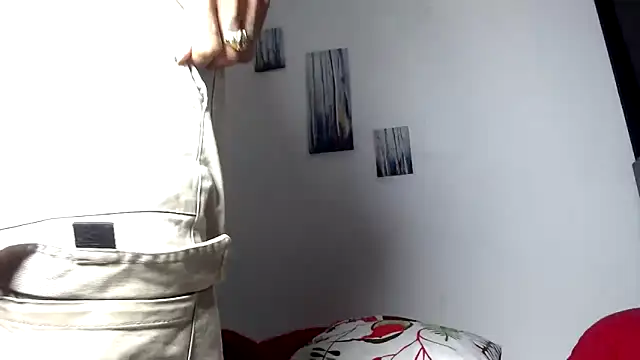 Snapshot of BrandonStond chatting on 18, 11, 2025 BrandonStond online show from 18, 11, 2025