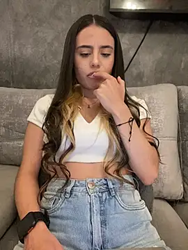 AbyThompson online show from 5, 3, 2025