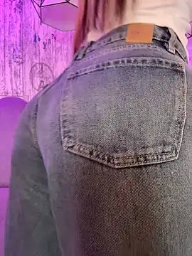 AbyThompson online show from 11, 4, 2026