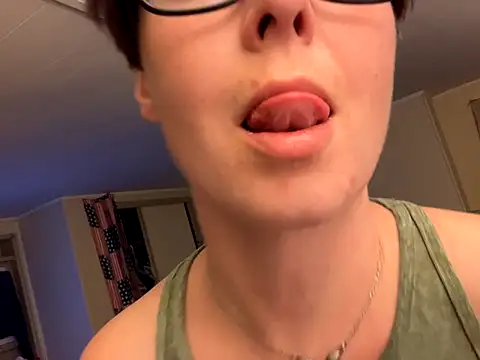 Snapshot of KatieBARBiE98 chatting on 24, 11, 2025 KatieBARBiE98 online show from 24, 11, 2025