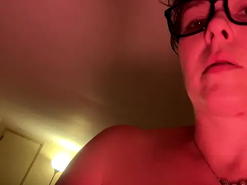 Snapshot of KatieBARBiE98 chatting on 26, 11, 2025 KatieBARBiE98 online show from 26, 11, 2025