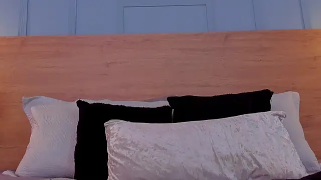 Snapshot of andymiller_ chatting on 6, 3, 2025 andymiller online show from 6, 3, 2025