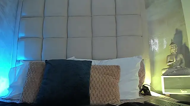 Snapshot of andymiller_ chatting on 3, 10, 2025 andymiller online show from 3, 10, 2025