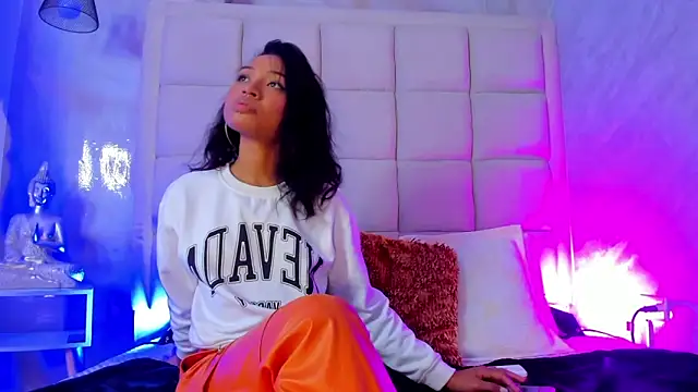 Snapshot of andymiller_ chatting on 4, 12, 2025 andymiller online show from 4, 12, 2025