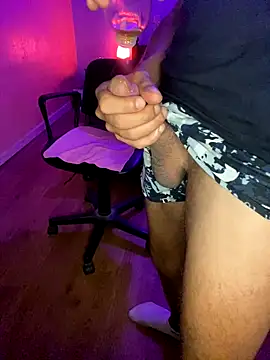 Snapshot of IMD01 chatting on 28, 9, 2025 IMD01 online show from 28, 9, 2025