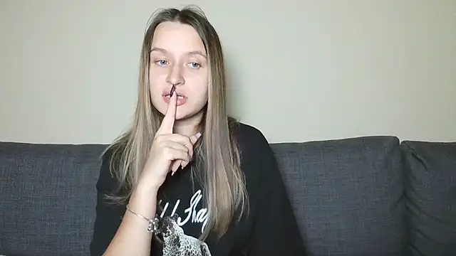 Submissive love online show from 3, 3, 2025