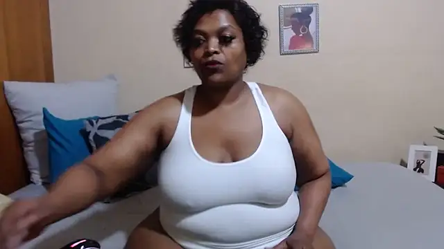 Snapshot of HotCurvyAssx38 chatting on 6, 1, 2025 HotCurvyAssx38 online show from 6, 1, 2025