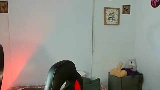 catalinamommyx online show from 17, 9, 2025