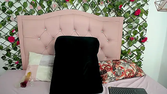 LucyCute 1 online show from 15, 7, 2026
