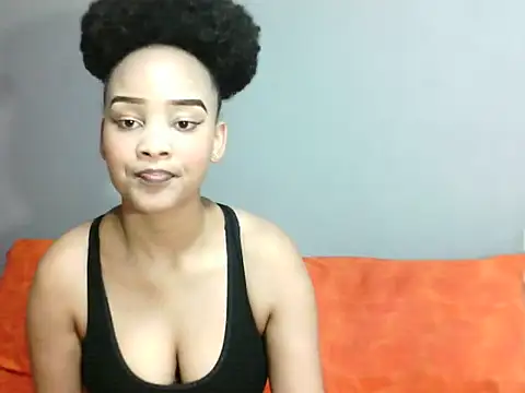 Snapshot of SmallSlut5 chatting on 11, 11, 2025 SmallSlut5 online show from 11, 11, 2025