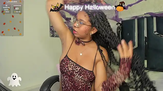 MilaHall  online show from 30, 10, 2025